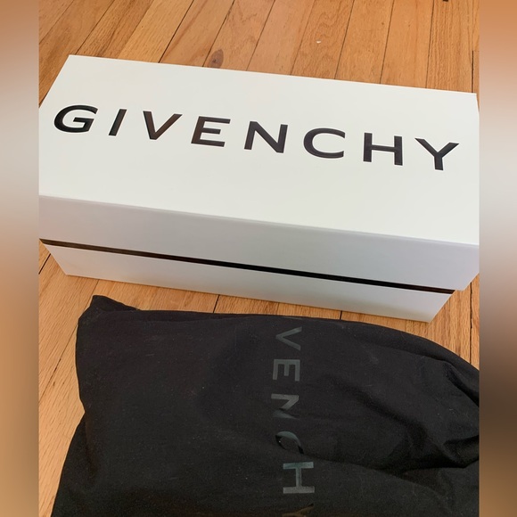 Authentic givenchy slides size 7.5/ EU 38 - Picture 6 of 6